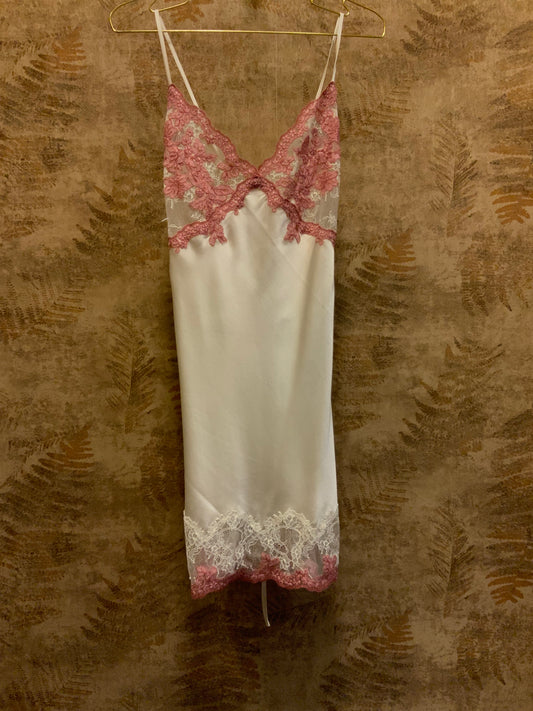 100% SILK & LACE NUISETTE
