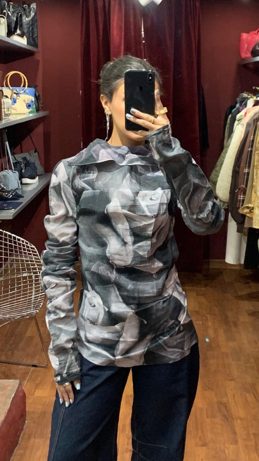 ACNE FLOWER TOP WITH DETAILS