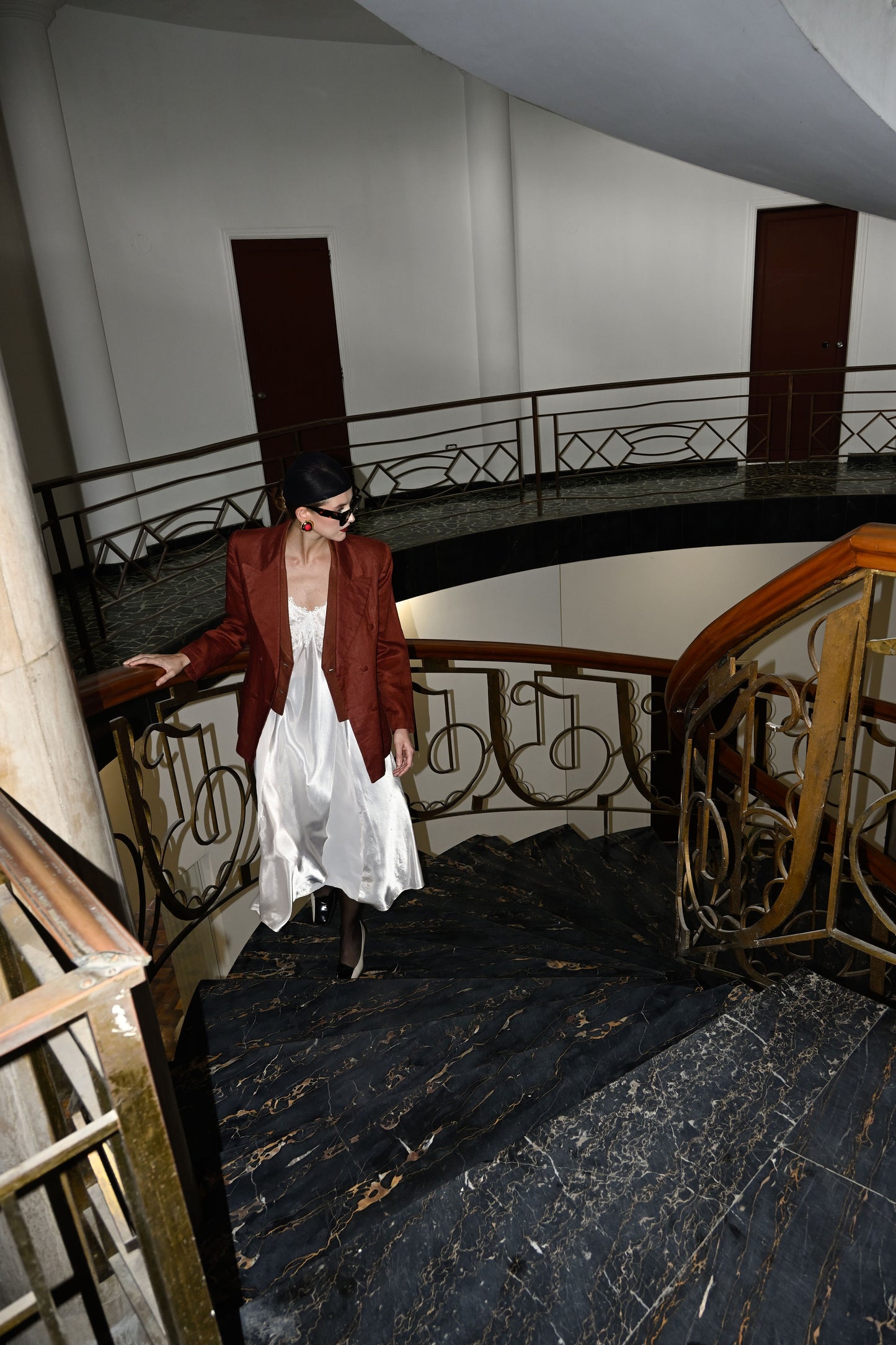 LONG DRESS WITH LACE CHEST