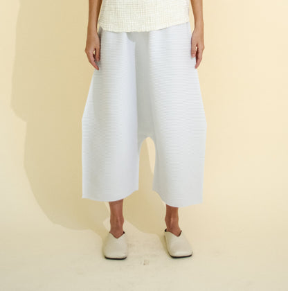 WHITE BALLOON PLEATED PANT