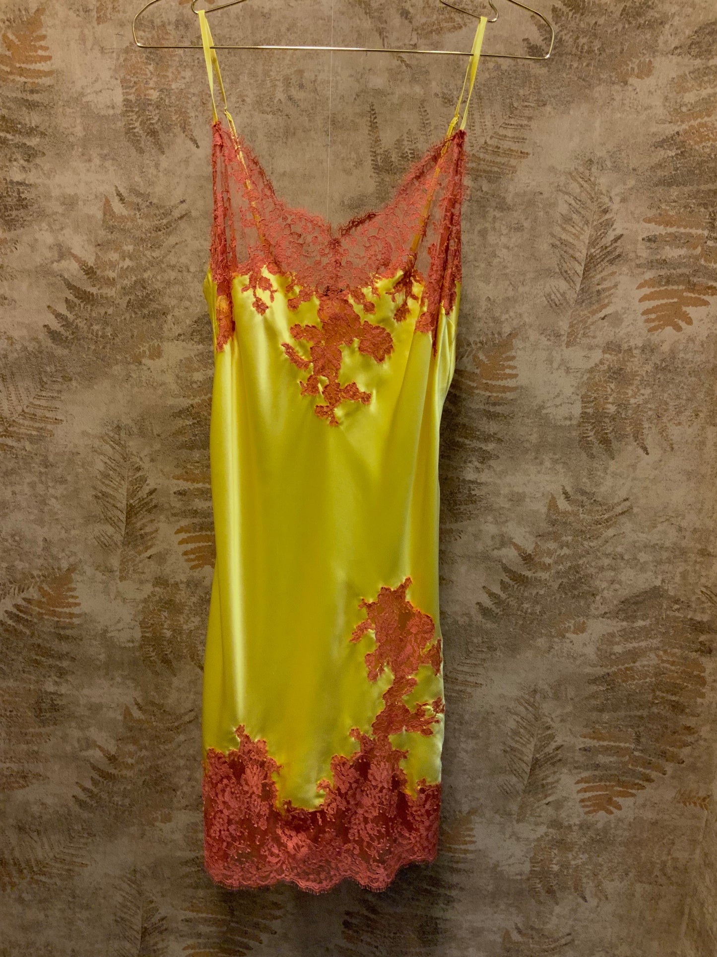 100% SILK & LACE NUISETTE