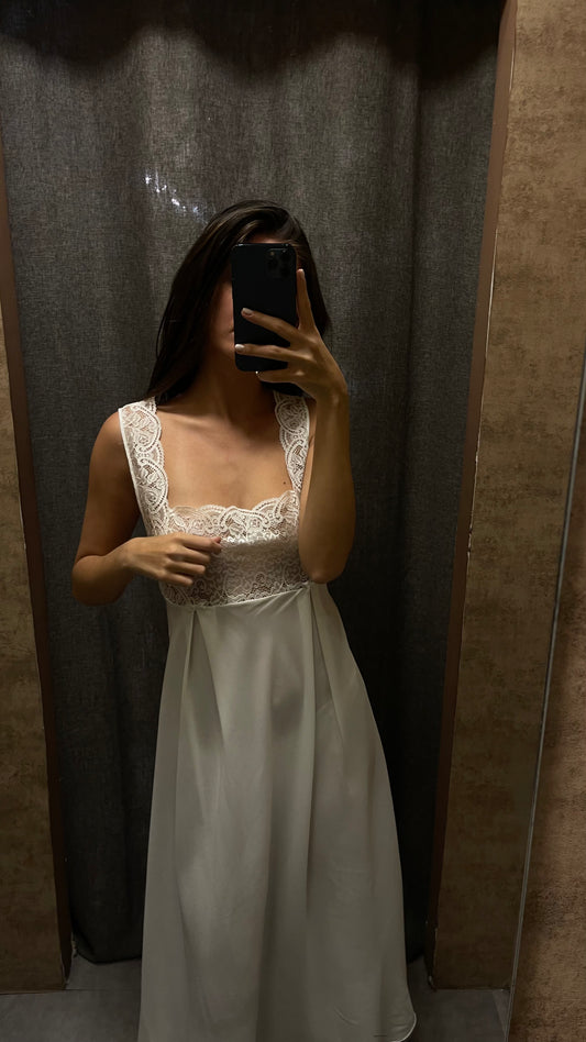 LONG DRESS WITH LACE CHEST