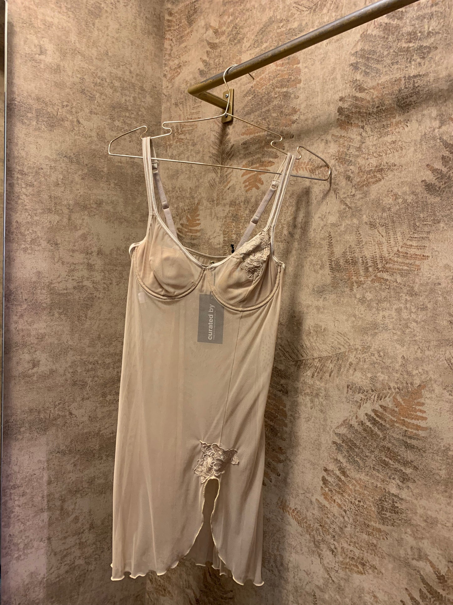 EMBROIDERED NUISETTE