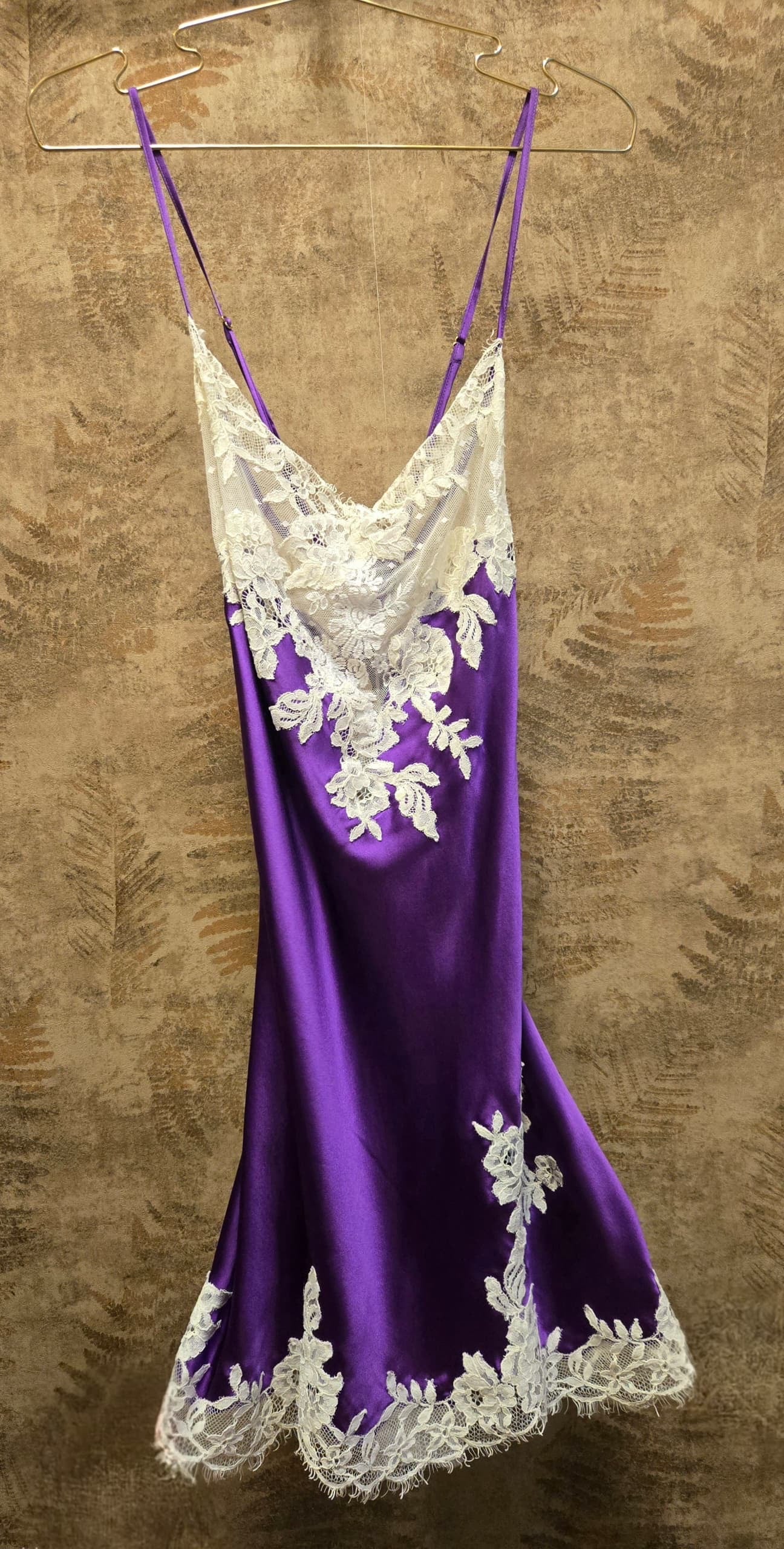 100% SILK & LACE NUISETTE